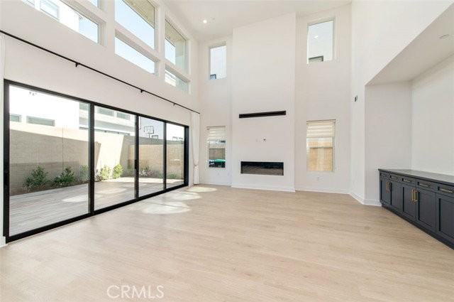 228 Stage - Photo 5 of 8