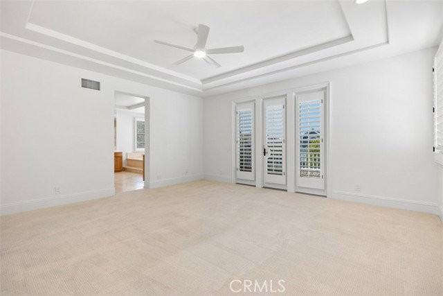 17 Colonial Dr - Photo 2 of 8