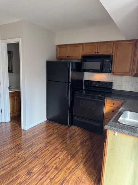 622 Yale Blvd #1 - Photo 3 of 7