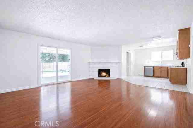 24033 Welby Way - Photo 6 of 8