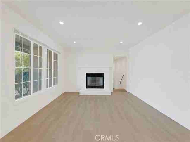 22222 Vanowen St - Photo 5 of 8