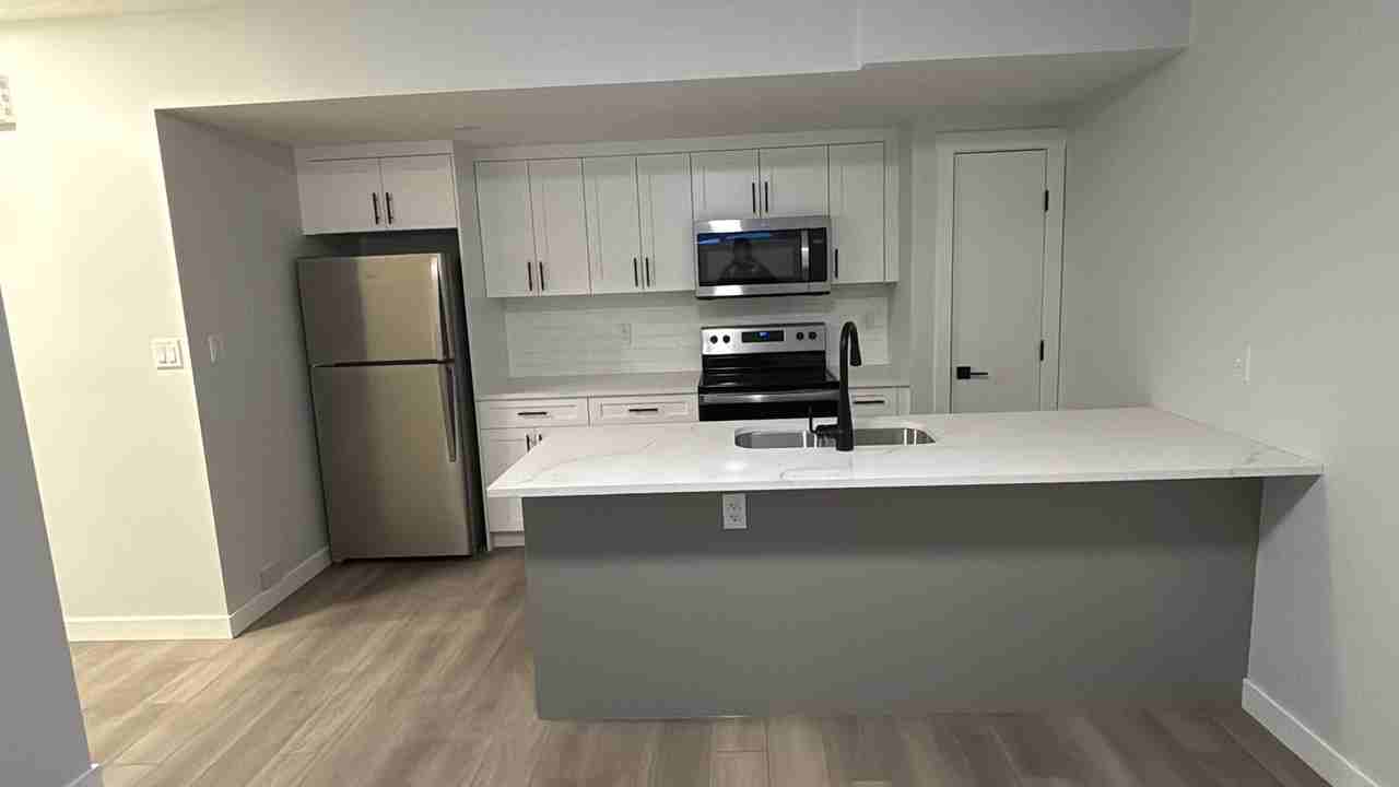 11012 132 St Nw #2 - Photo 4 of 10