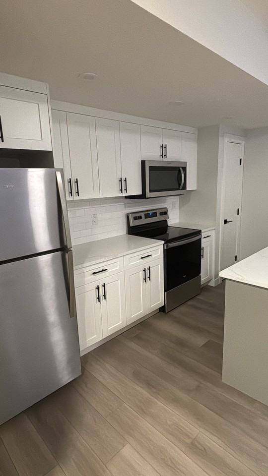 11012 132 St Nw #2 - Photo 5 of 10