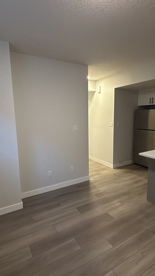 11012 132 St Nw #2 - Photo 6 of 10