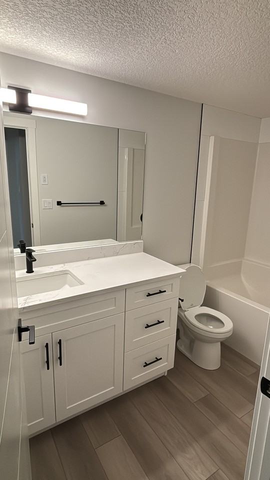 11012 132 St Nw #2 - Photo 7 of 10