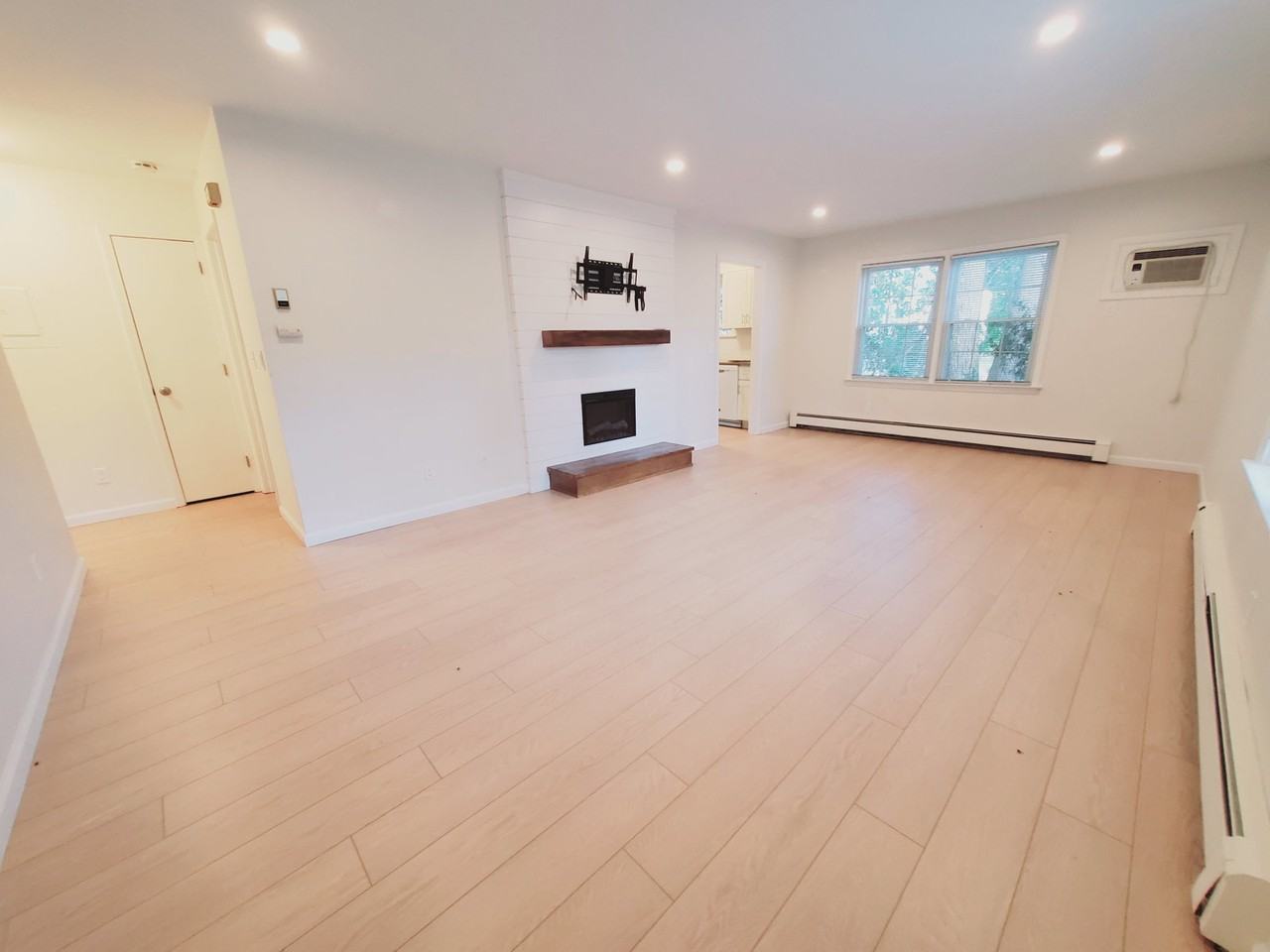 1248 Hope St #A - Photo 3 of 6