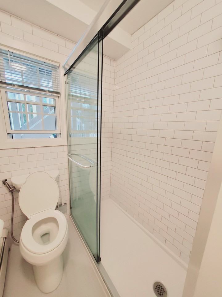 1248 Hope St #A - Photo 5 of 6