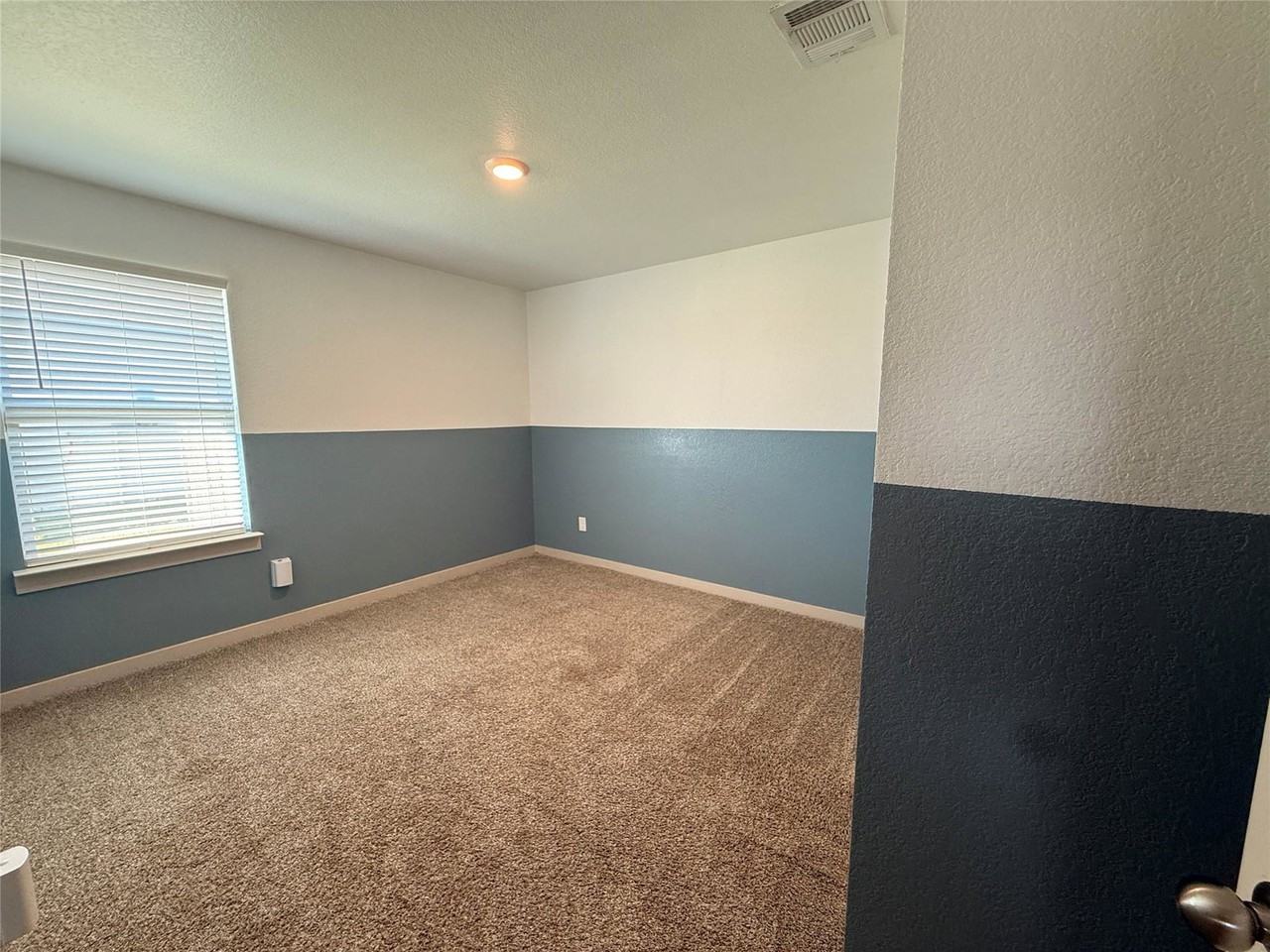 Spring Ln - Photo 4 of 8