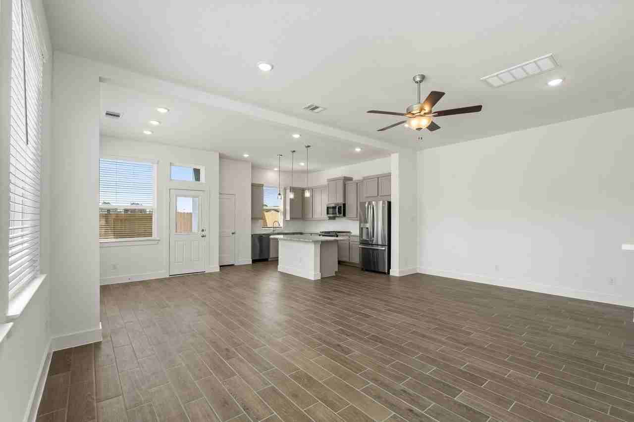 Park Hill Ct - Photo 2 of 8