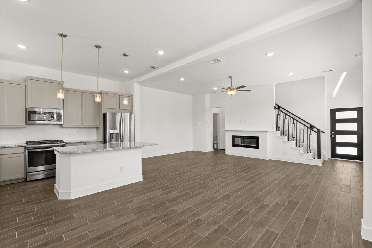 Park Hill Ct - Photo 3 of 8