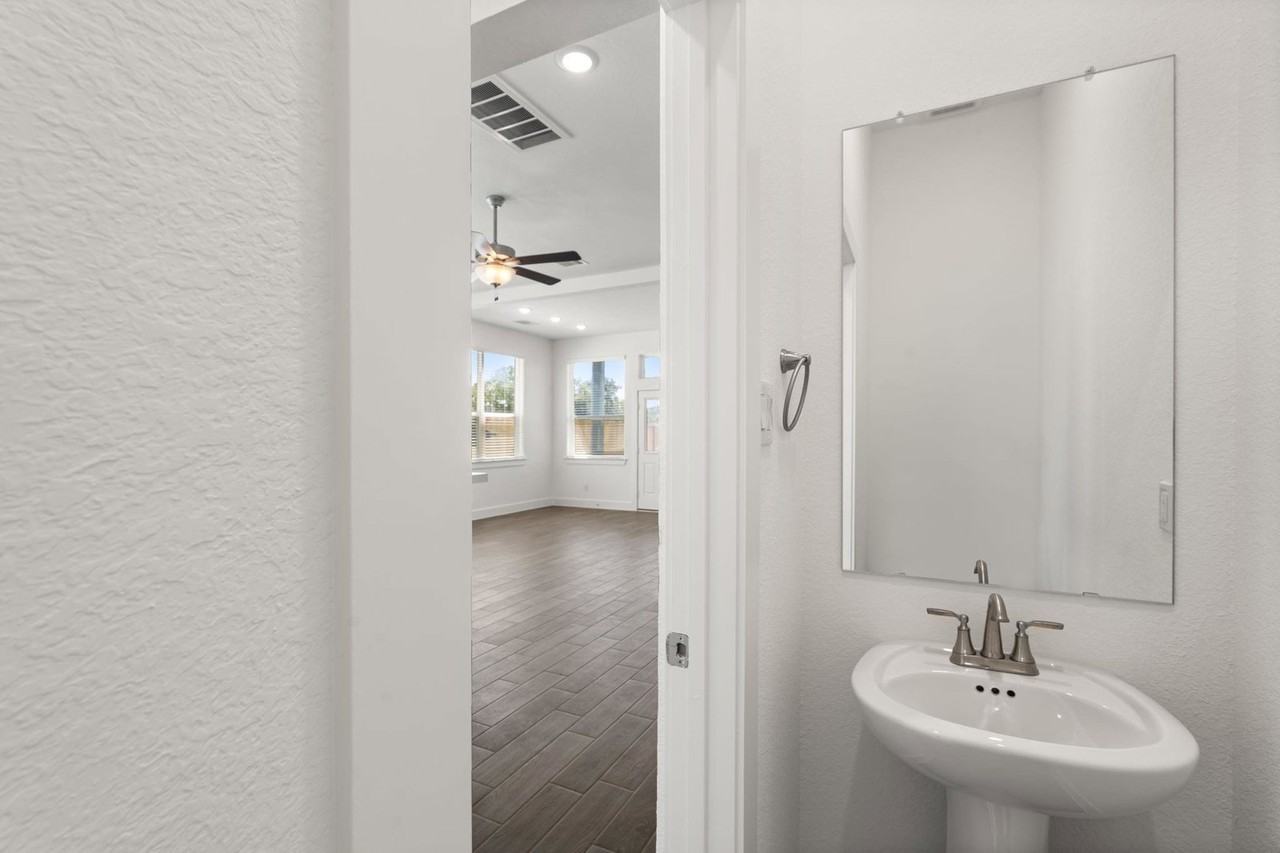 Park Hill Ct - Photo 6 of 8