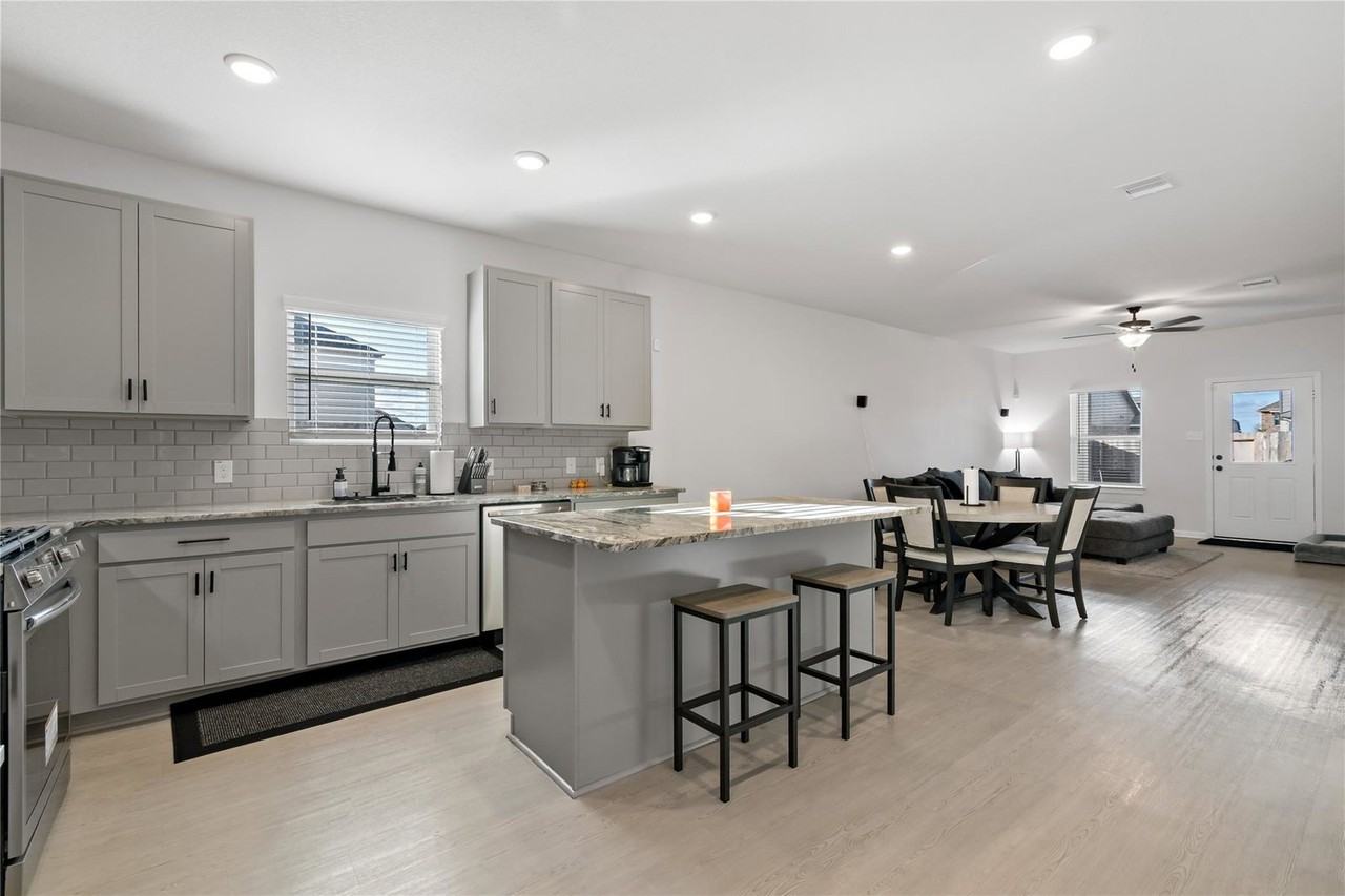 Amador Peak Dr - Photo 3 of 8