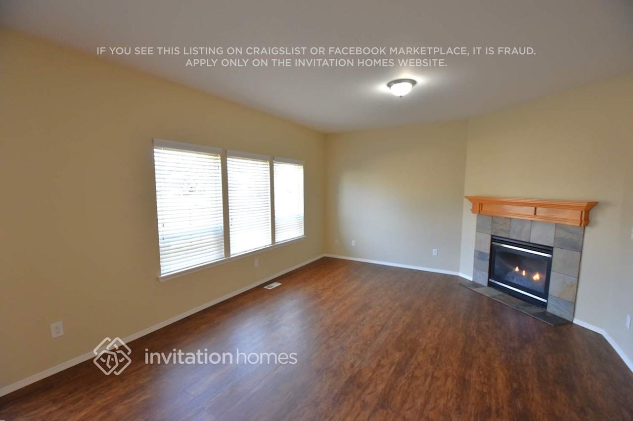 2321 171st St E - Photo 3 of 13