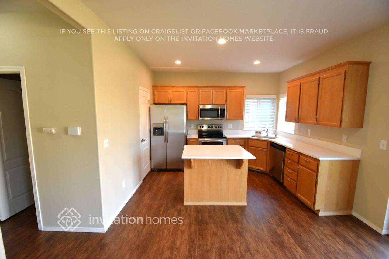 2321 171st St E - Photo 5 of 13