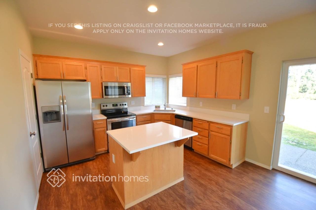 2321 171st St E - Photo 6 of 13