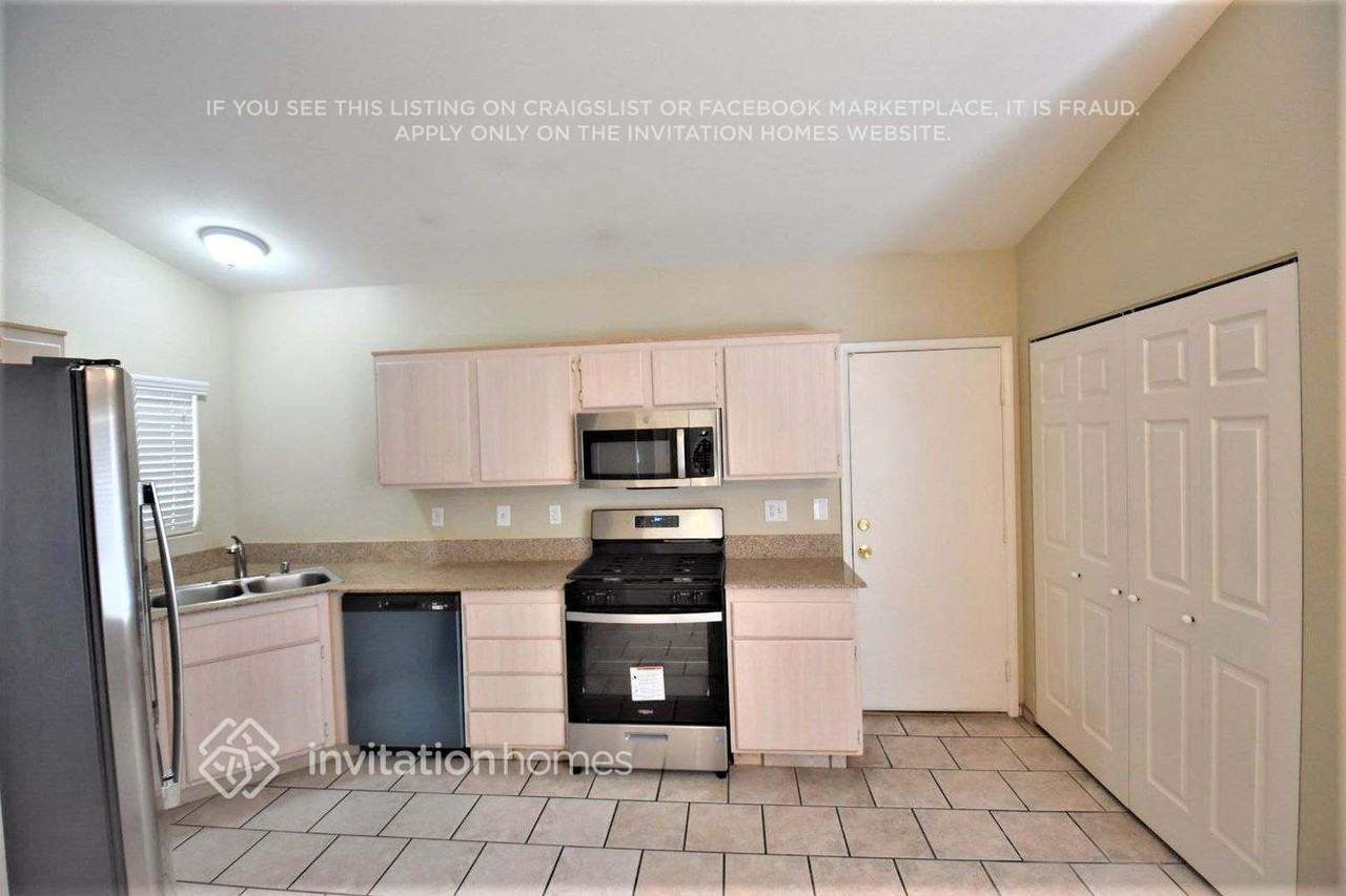 502 Landmark Ln - Photo 6 of 14