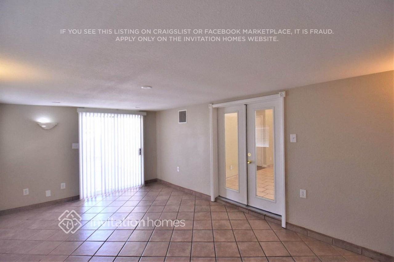 502 Landmark Ln - Photo 7 of 14