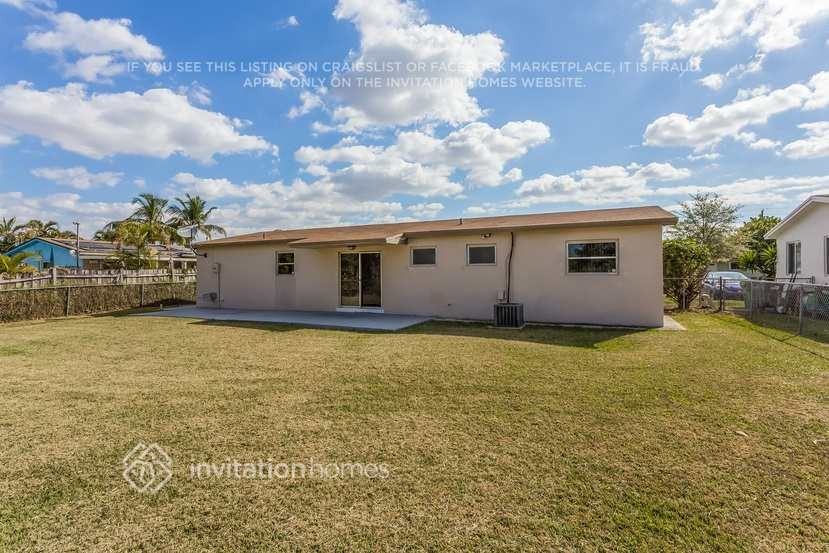 3010 Sw 97th Ct - Photo 2 of 4