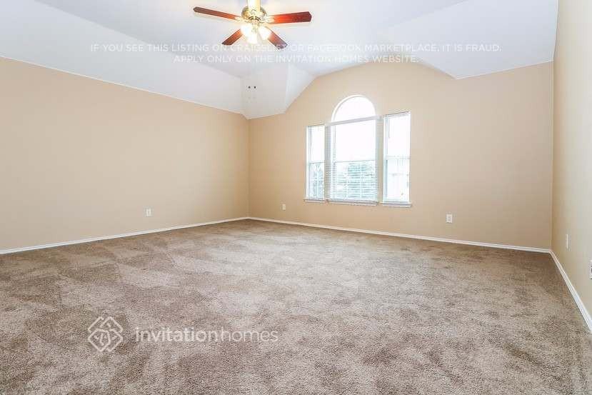 2360 Merlin Dr - Photo 6 of 12