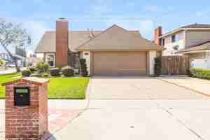 featured image of 1500 W Alexis Ave