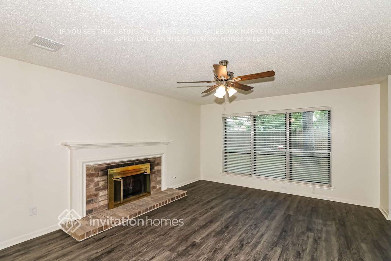 7723 Pine Center Dr - Photo 5 of 18
