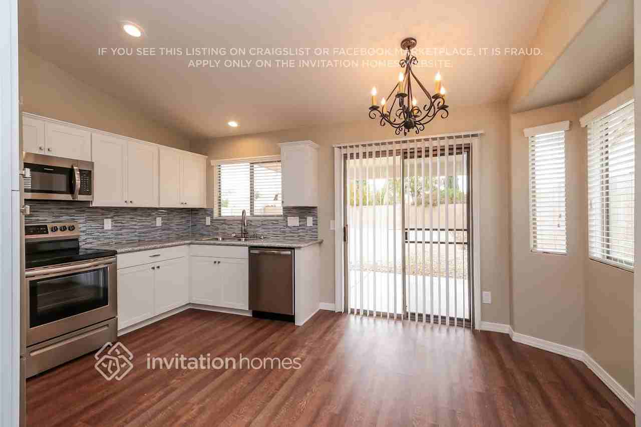 30737 N Royal Oak Way - Photo 6 of 16