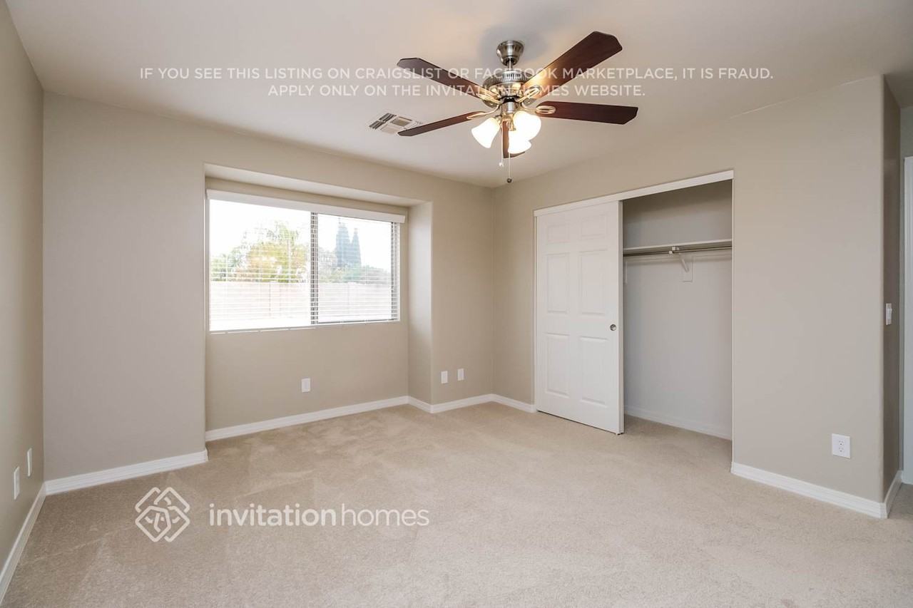 30737 N Royal Oak Way - Photo 7 of 16