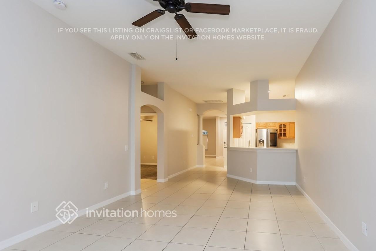 12753 Standbridge Dr - Photo 3 of 16