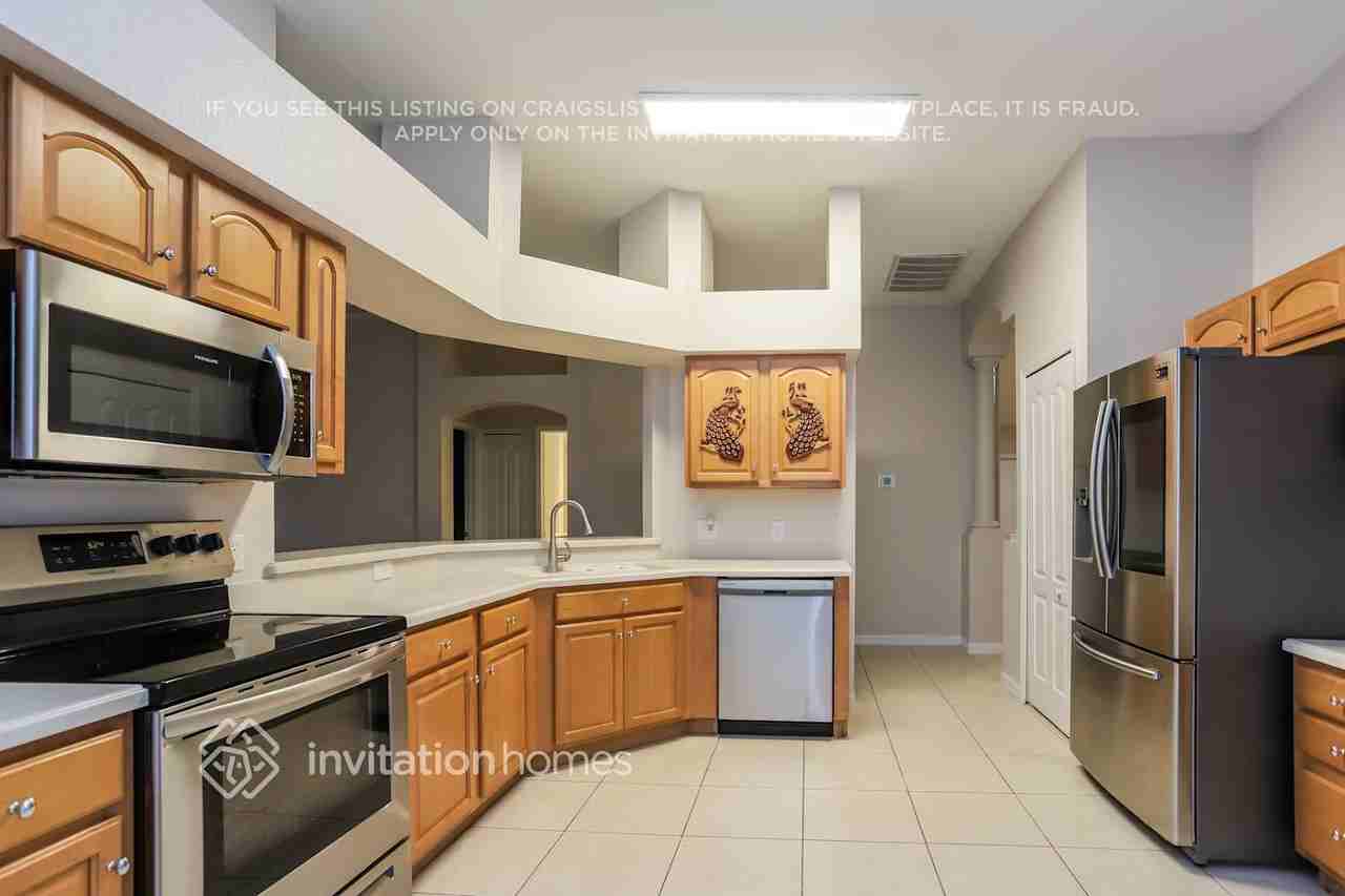 12753 Standbridge Dr - Photo 5 of 16