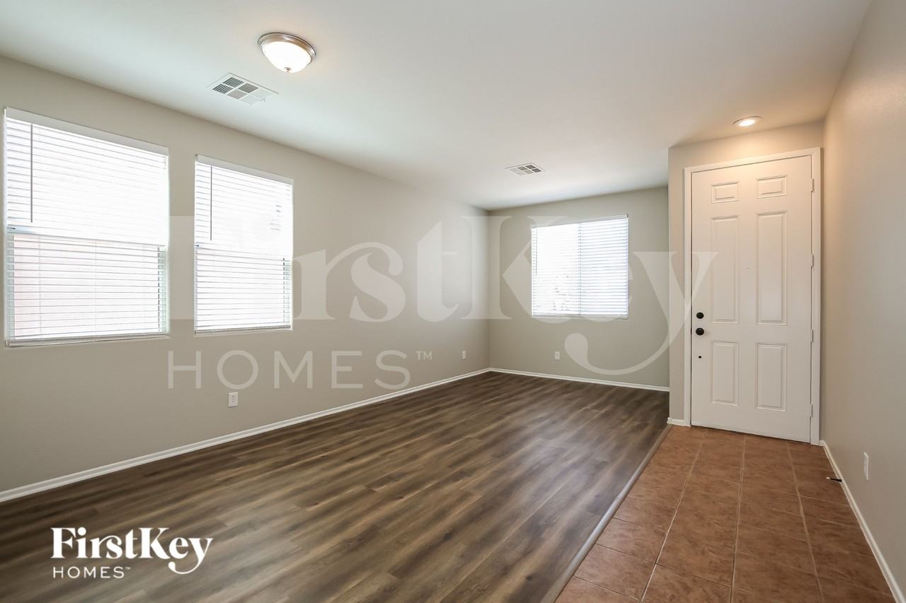 5033 Ropers Rock Ct - Photo 3 of 19