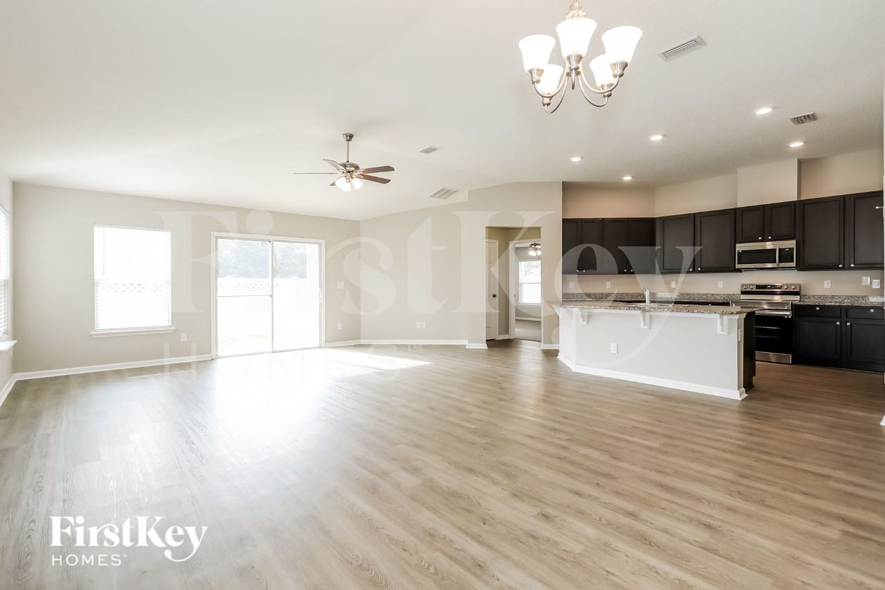 319 Hepburn Rd - Photo 5 of 15