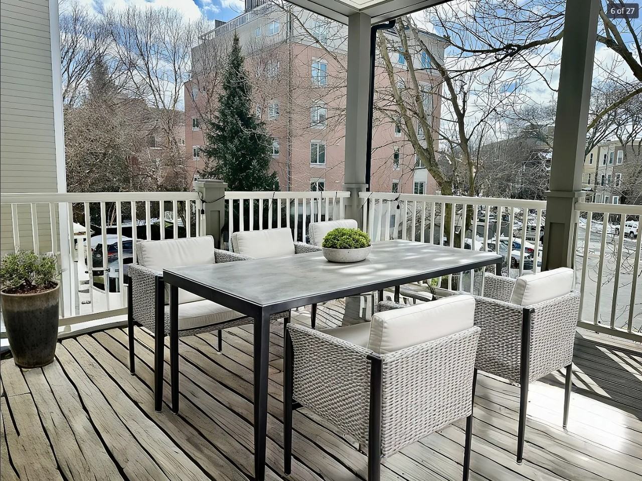 470 Green St #2 - Photo 3 of 25