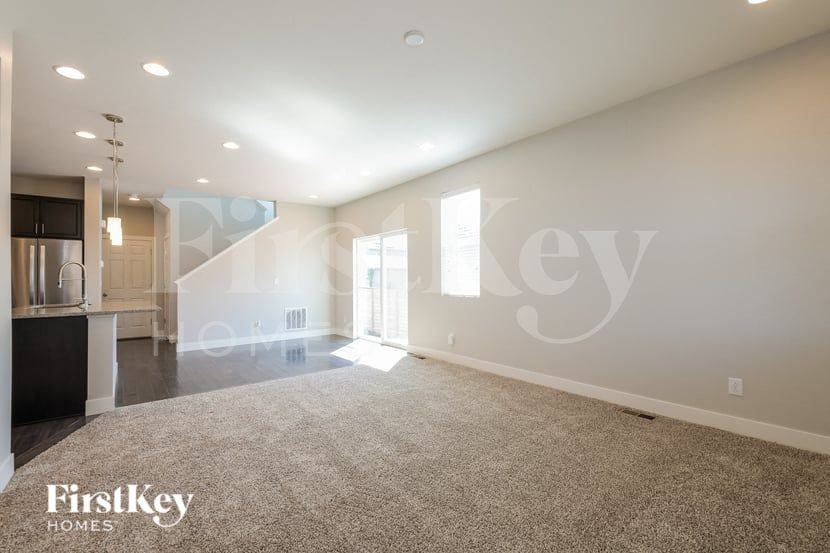 4754 Kalispell St - Photo 4 of 15