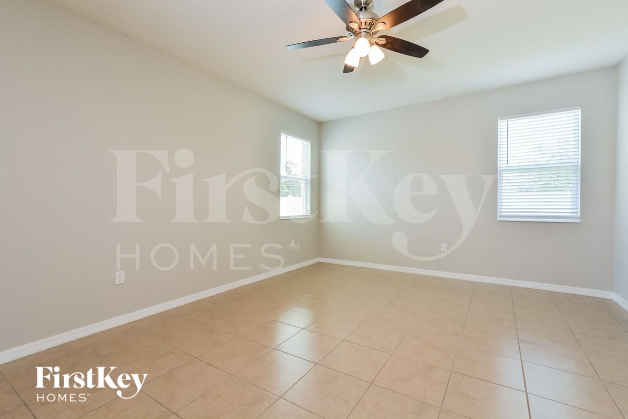 1511 Angler Ave - Photo 6 of 15