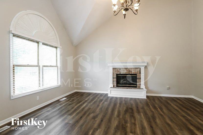 8236 N Hope Ave - Photo 3 of 15