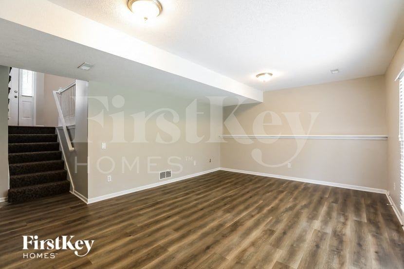 8236 N Hope Ave - Photo 5 of 15