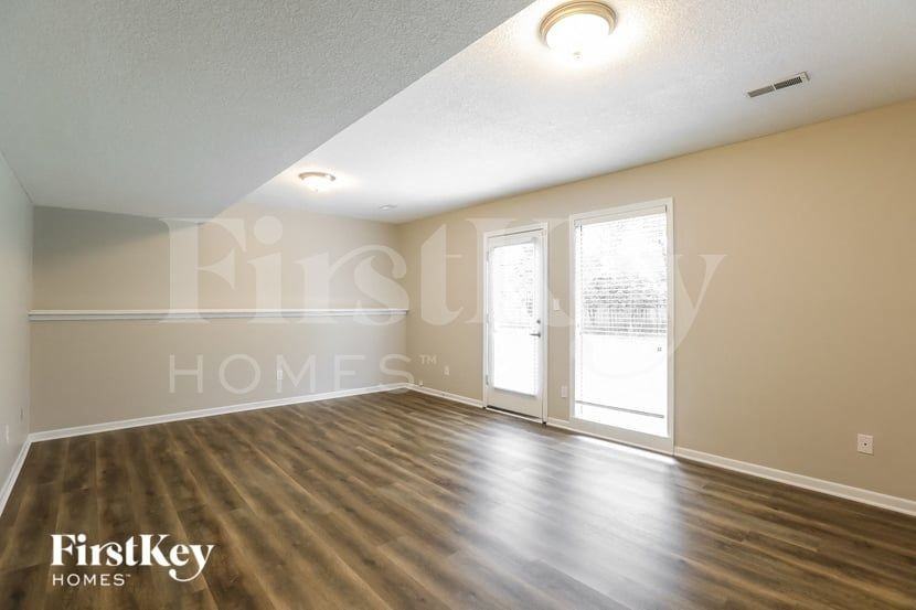 8236 N Hope Ave - Photo 6 of 15