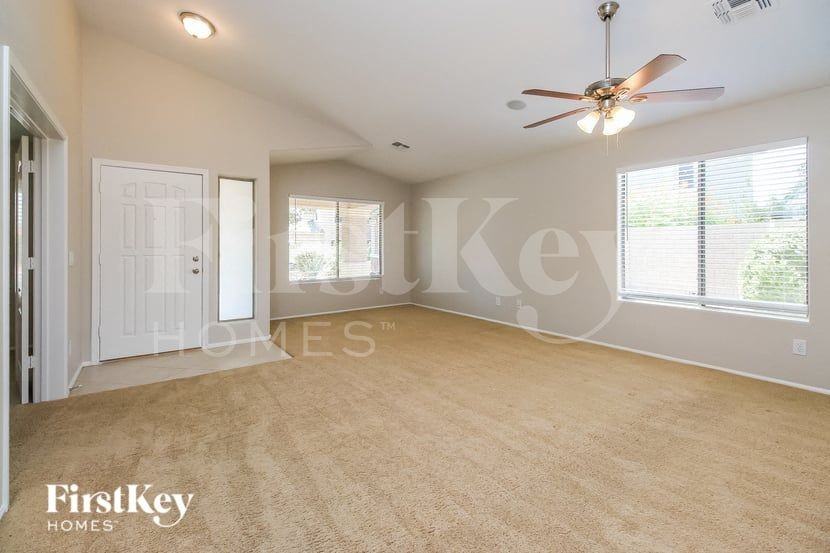 98 E Clairidge Dr - Photo 2 of 15