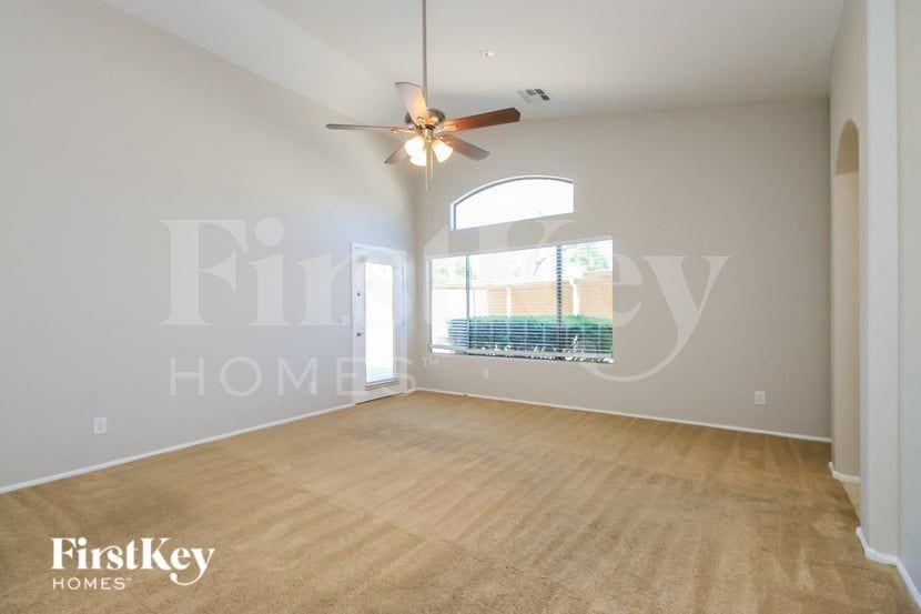 98 E Clairidge Dr - Photo 7 of 15