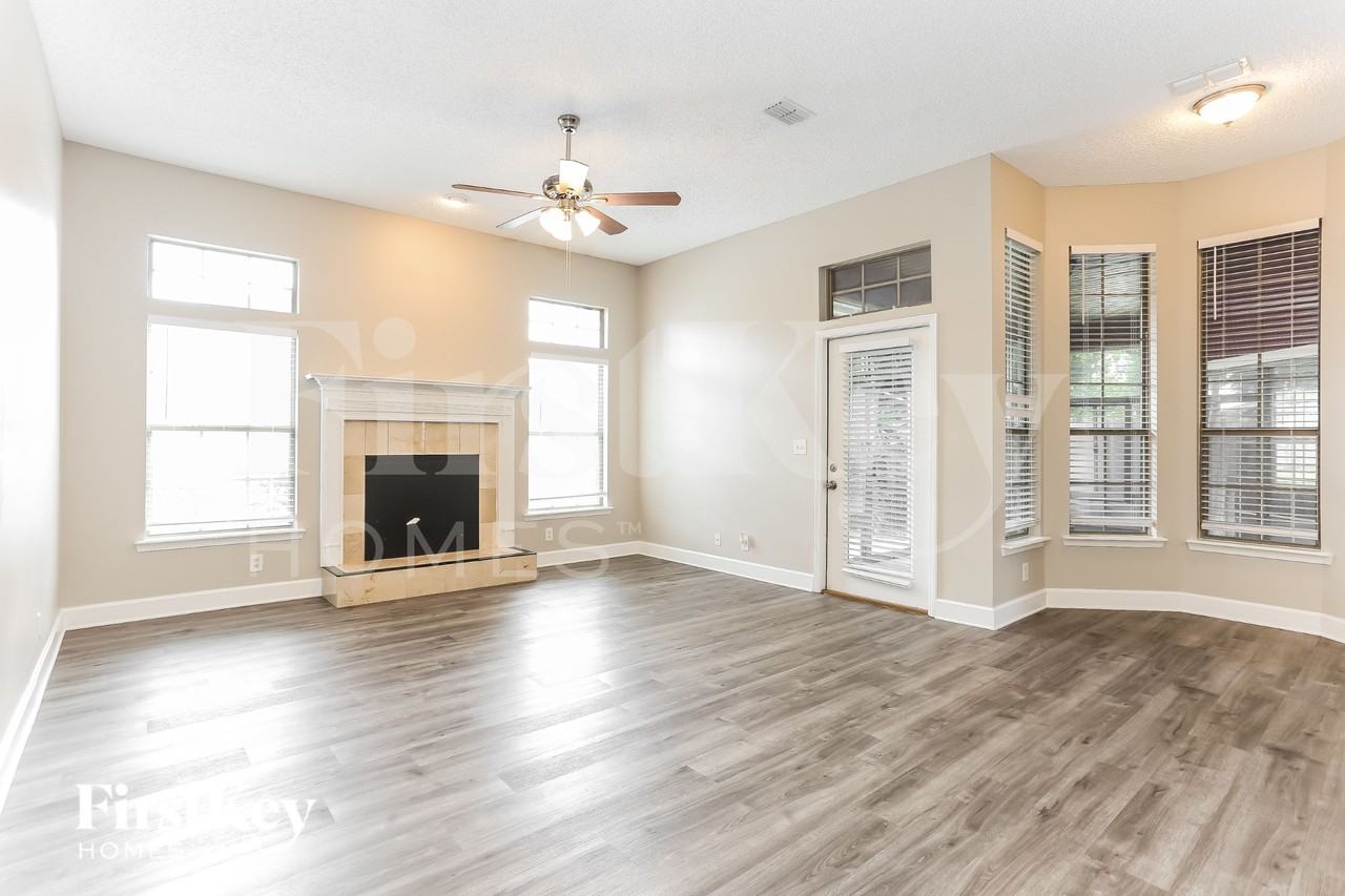 12330 York Harbor Dr - Photo 2 of 16