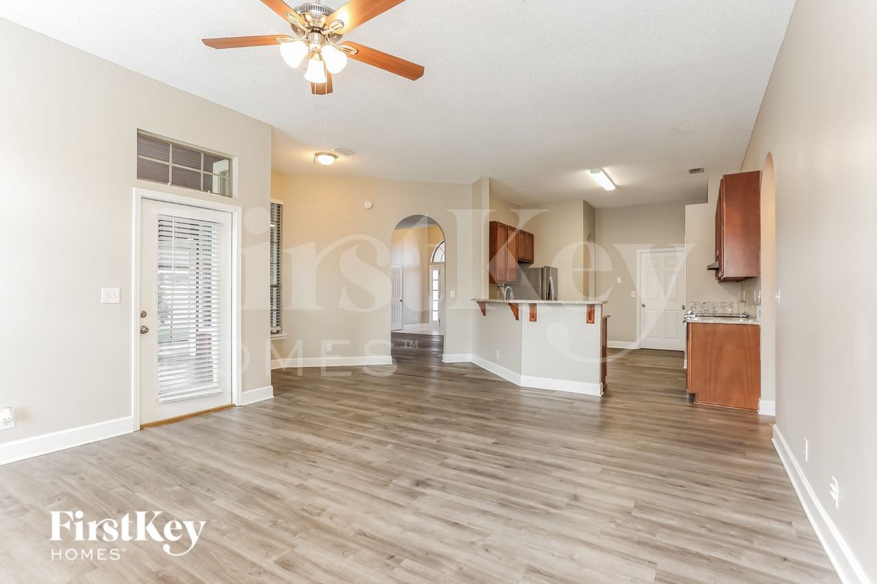 12330 York Harbor Dr - Photo 3 of 16