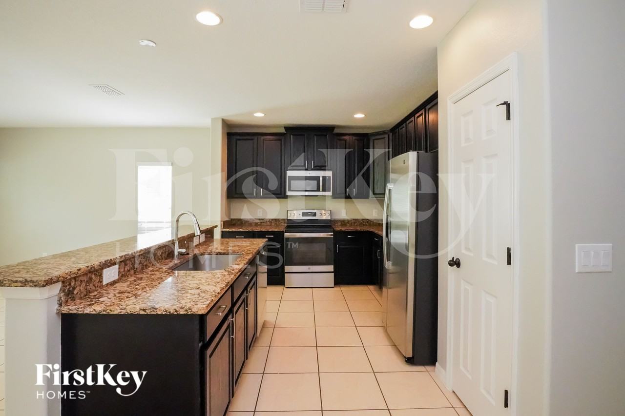 3734 Briarwood Estates Cir - Photo 5 of 15