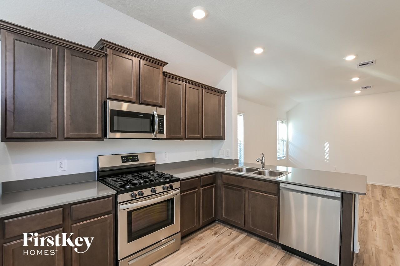 18435 Summit Ranch Dr - Photo 6 of 15