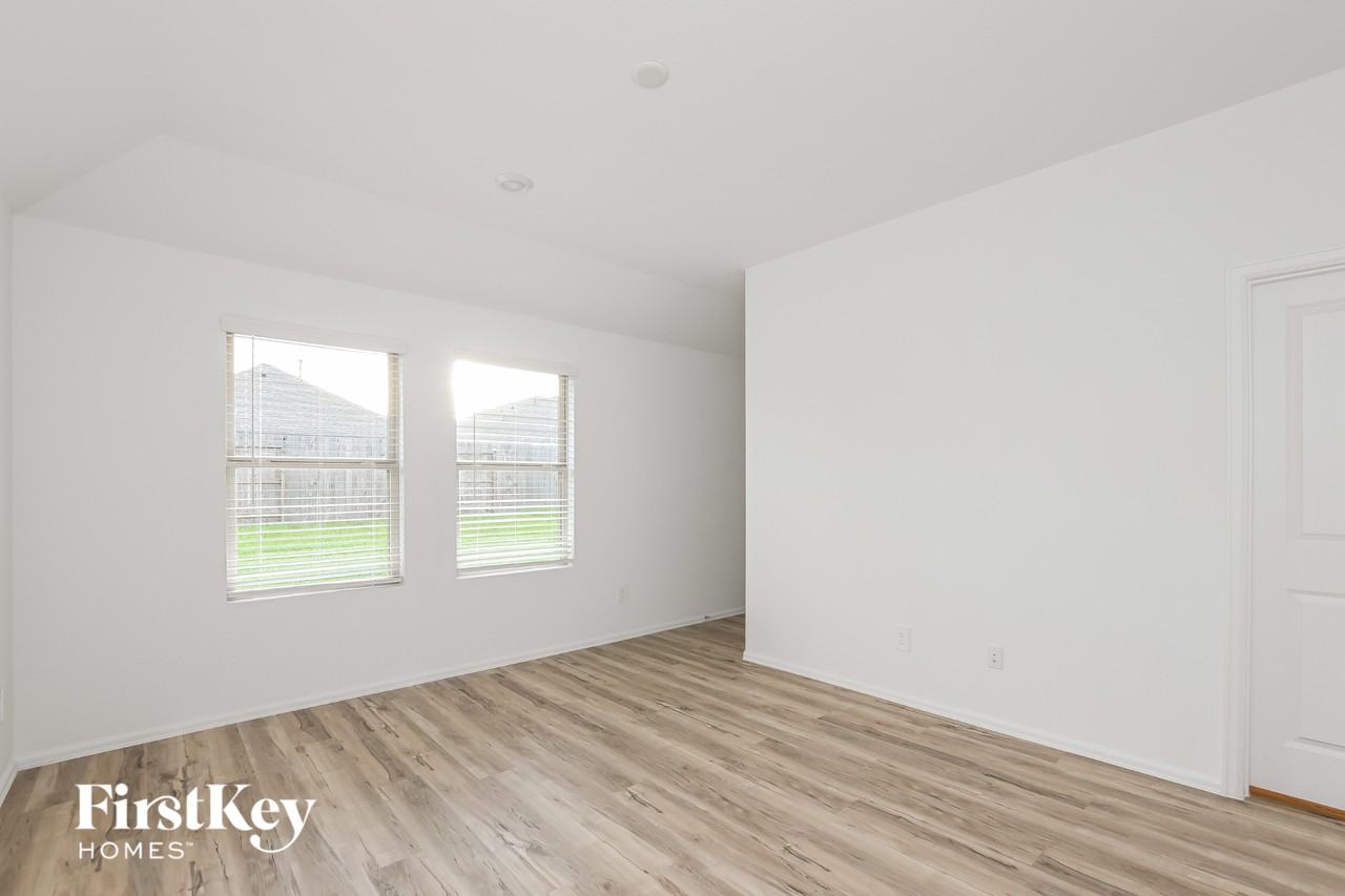 18435 Summit Ranch Dr - Photo 7 of 15