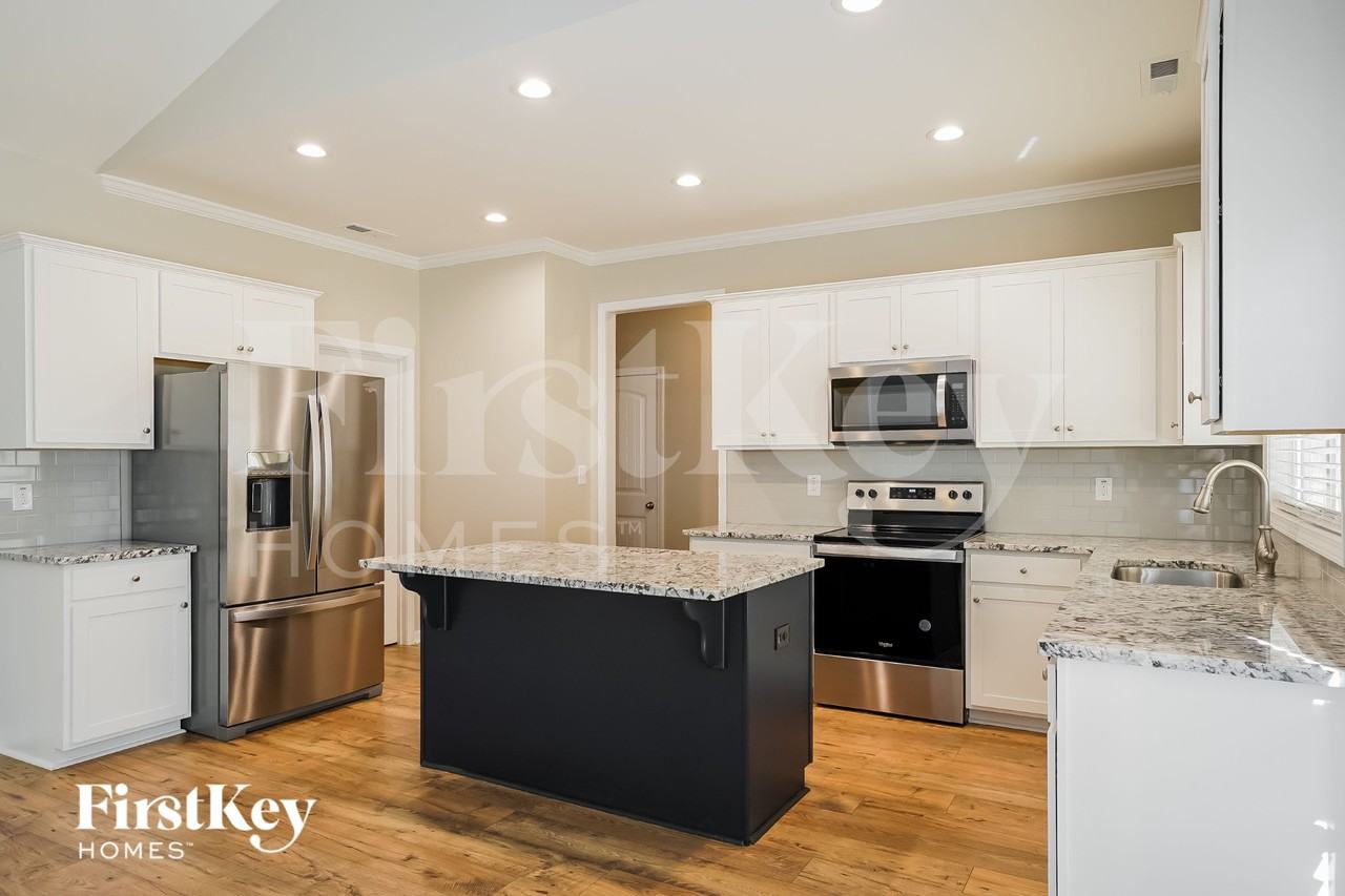 208 Silverleaf Dr - Photo 6 of 15