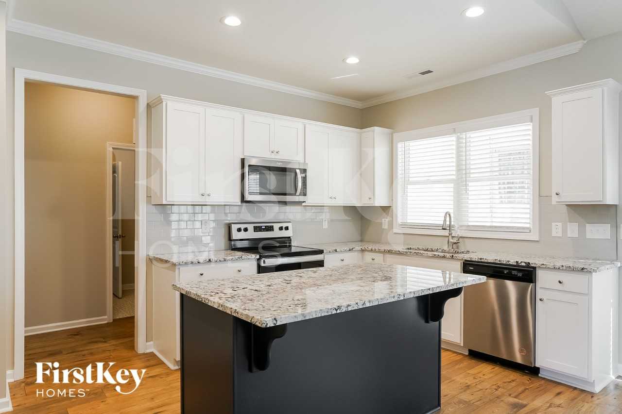 208 Silverleaf Dr - Photo 7 of 15