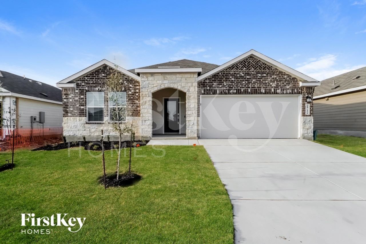 2712 La Mundial St - Photo 2 of 15