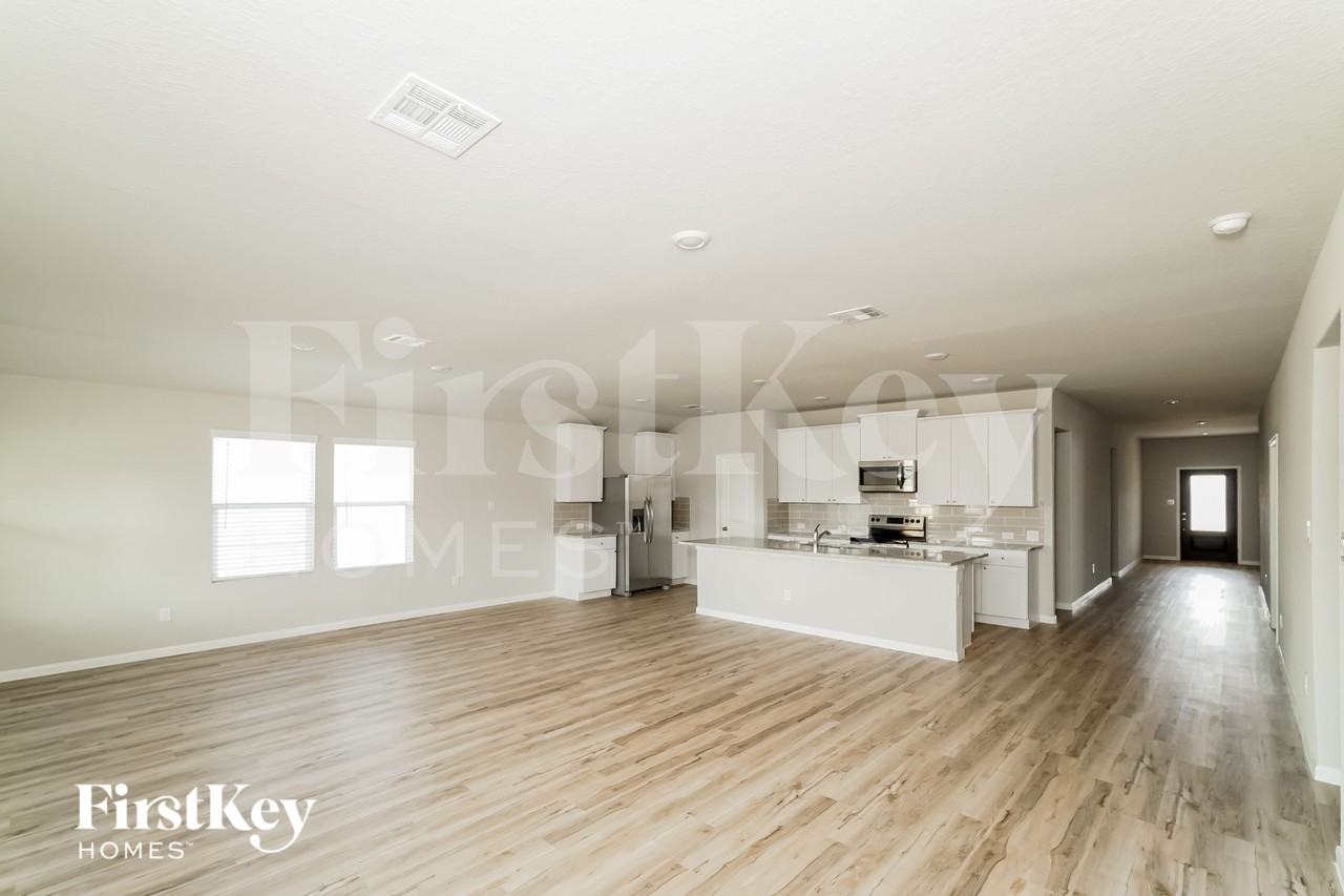 2712 La Mundial St - Photo 3 of 15