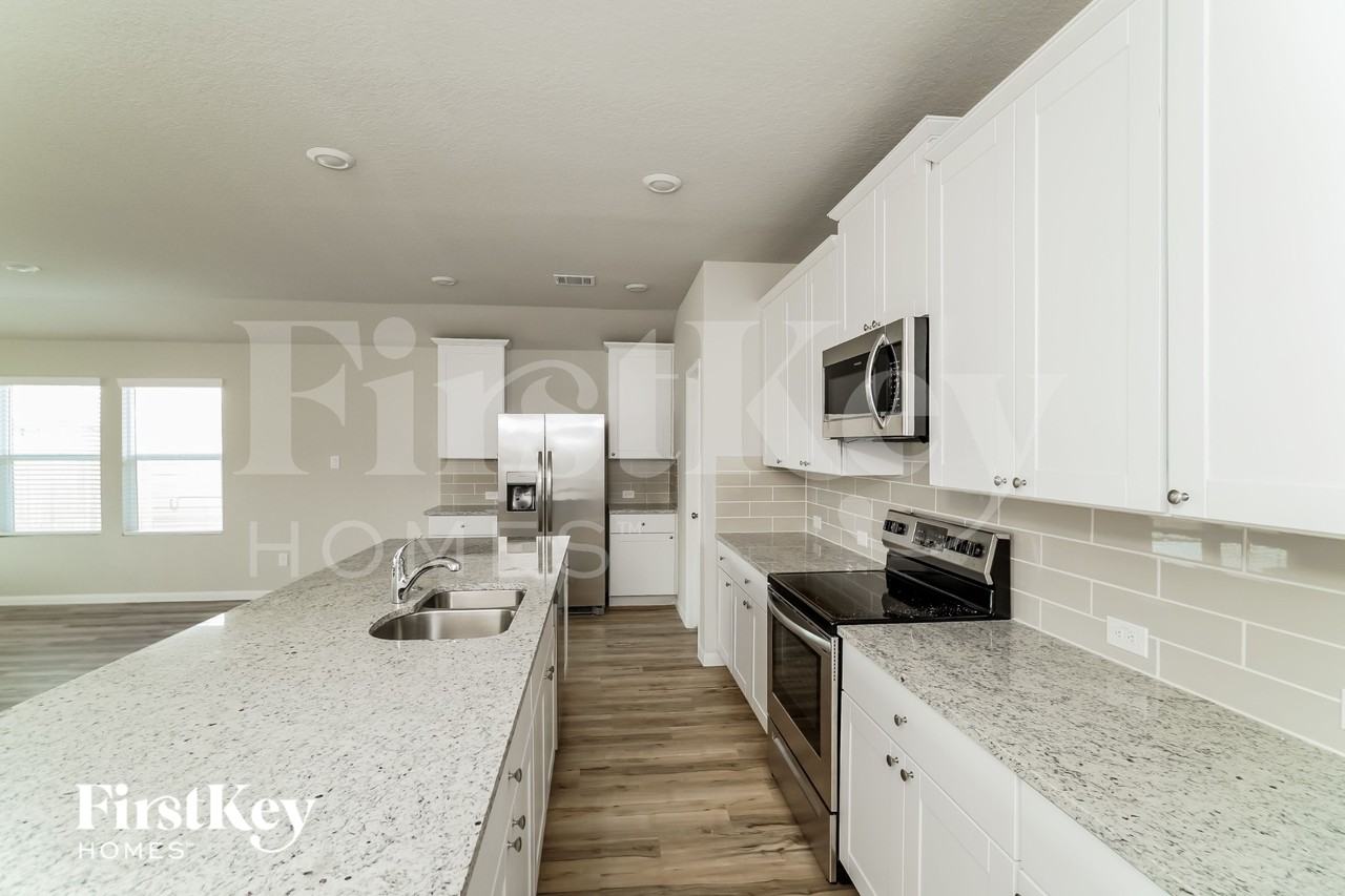 2712 La Mundial St - Photo 6 of 15