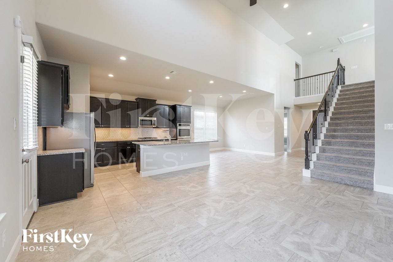 1126 Orange Dawn Dr - Photo 4 of 15